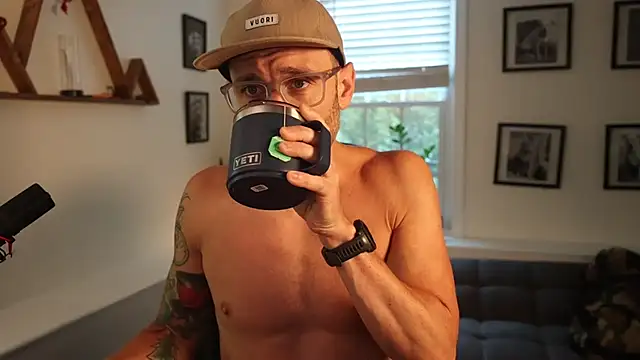 Snapshot of BradBronton chatting on 07.23.26 BradBronton online show from 07.23.26