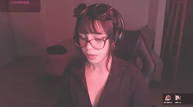 Snapshot of modjo_ chatting on 12.20.24 modjo online show from 12.20.24