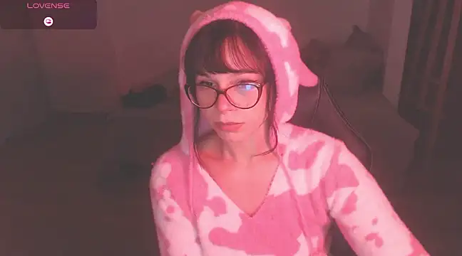 Snapshot of modjo_ chatting on 01.21.25 modjo online show from 01.21.25