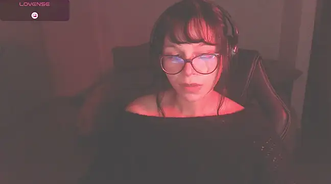 Snapshot of modjo_ chatting on 03.20.25 modjo online show from 03.20.25