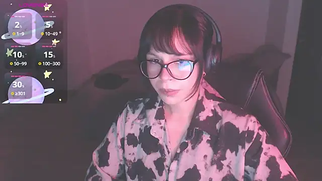 Snapshot of modjo_ chatting on 09.17.25 modjo online show from 09.17.25