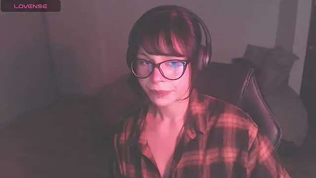 Snapshot of modjo_ chatting on 09.21.25 modjo online show from 09.21.25