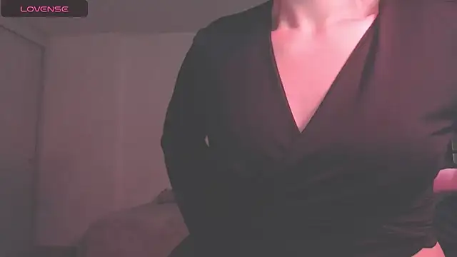 Snapshot of modjo_ chatting on 09.30.25 modjo online show from 09.30.25