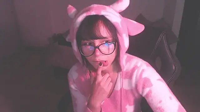 Snapshot of modjo_ chatting on 10.07.25 modjo online show from 10.07.25