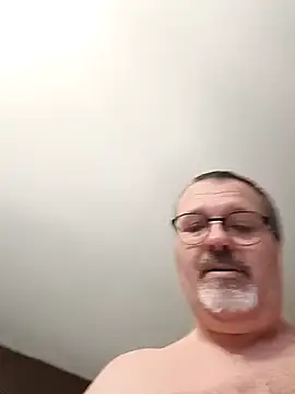 Snapshot of mike9473 chatting on 04.28.26 mike9473 online show from 04.28.26