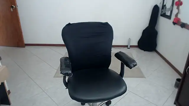 Snapshot of charlottezoe15 chatting on 03.04.26 charlottezoe15 online show from 03.04.26