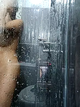 LunaZambrano online show from 10.25.25