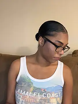 Snapshot of CandyLuxxxx chatting on 12.12.24 CandyLuxxxx online show from 12.12.24