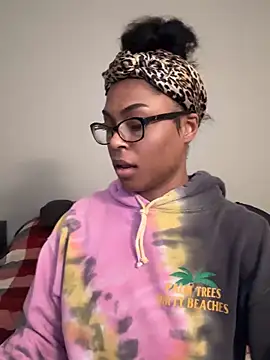 Snapshot of CandyLuxxxx chatting on 12.14.24 CandyLuxxxx online show from 12.14.24