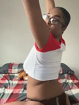 Snapshot of CandyLuxxxx chatting on 12.27.24 CandyLuxxxx online show from 12.27.24