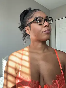 Snapshot of CandyLuxxxx chatting on 01.14.25 CandyLuxxxx online show from 01.14.25