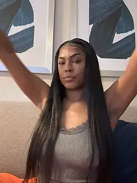 Snapshot of CandyLuxxxx chatting on 01.25.25 CandyLuxxxx online show from 01.25.25