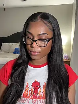 Snapshot of CandyLuxxxx chatting on 02.16.25 CandyLuxxxx online show from 02.16.25