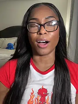 Snapshot of CandyLuxxxx chatting on 02.16.25 CandyLuxxxx online show from 02.16.25