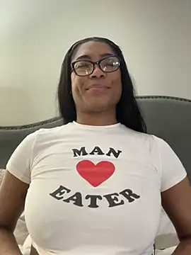 Snapshot of CandyLuxxxx chatting on 02.20.25 CandyLuxxxx online show from 02.20.25