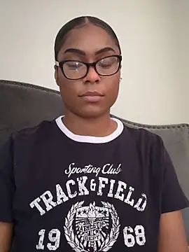 Snapshot of CandyLuxxxx chatting on 03.02.25 CandyLuxxxx online show from 03.02.25