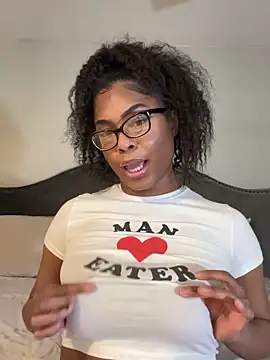 Snapshot of CandyLuxxxx chatting on 03.12.25 CandyLuxxxx online show from 03.12.25