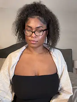 Snapshot of CandyLuxxxx chatting on 03.14.25 CandyLuxxxx online show from 03.14.25