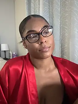 Snapshot of CandyLuxxxx chatting on 03.21.25 CandyLuxxxx online show from 03.21.25