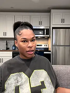 Snapshot of CandyLuxxxx chatting on 09.13.25 CandyLuxxxx online show from 09.13.25