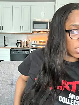 Snapshot of CandyLuxxxx chatting on 09.20.25 CandyLuxxxx online show from 09.20.25