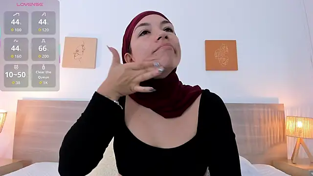 aisha vs online show from 10.29.25