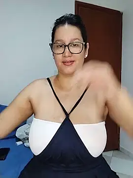 Snapshot of keilymadam chatting on 05.22.26 keilymadam online show from 05.22.26