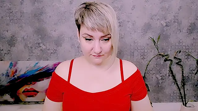 Snapshot of Djullia chatting on 06.04.26 Djullia online show from 06.04.26
