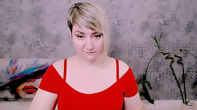 Snapshot of Djullia chatting on 06.22.26 Djullia online show from 06.22.26
