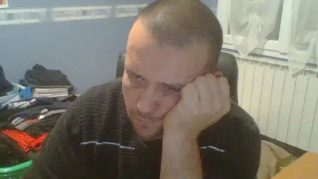 manubm03 online show from 12.02.25