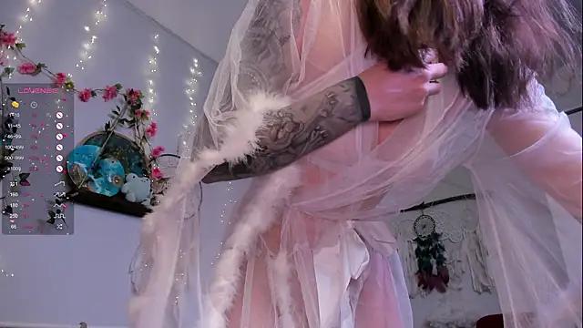 Snapshot of Kiralotus chatting on 02.06.26 Kiralotus online show from 02.06.26