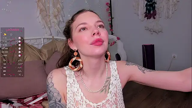 Snapshot of Kiralotus chatting on 02.20.26 Kiralotus online show from 02.20.26