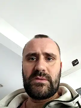 Snapshot of Govora chatting on 10.06.25 Govora online show from 10.06.25