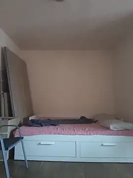 Snapshot of Govora chatting on 11.29.25 Govora online show from 11.29.25