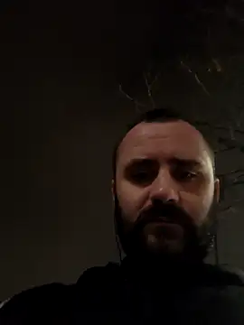 Snapshot of Govora chatting on 12.14.25 Govora online show from 12.14.25