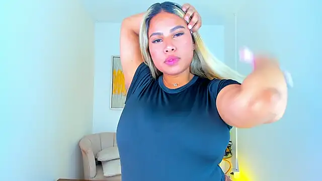 Snapshot of Carlota_peach chatting on 02.12.25 Carlota peach online show from 02.12.25