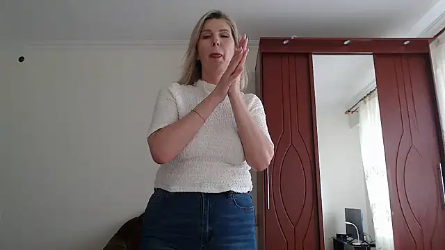 sensualEmilia online show from 11.06.25