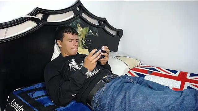 Snapshot of Deiby_casas chatting on 10.31.25 Deiby casas online show from 10.31.25