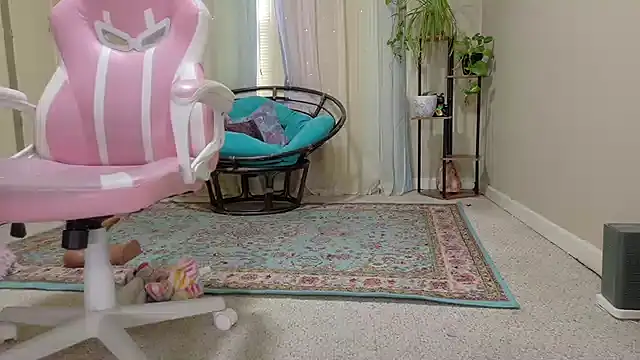 Emihaze online show from 03.10.26