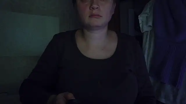 Snapshot of FrumCake chatting on 11.02.25 FrumCake online show from 11.02.25