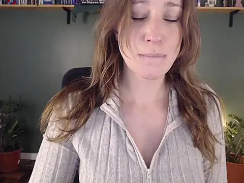 Snapshot of callmedemme chatting on 05.25.26 callmedemme online show from 05.25.26
