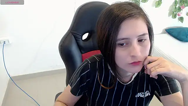 tania sweet   online show from 12.18.24