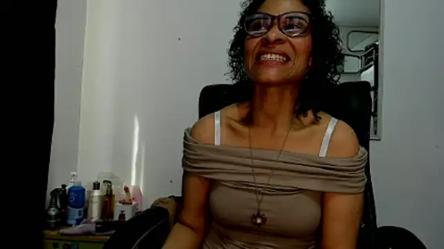 Aries Mature online show from 04.21.26