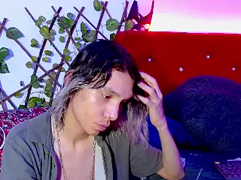 Snapshot of LAICK_01 chatting on 12.03.24 LAICK 01 online show from 12.03.24