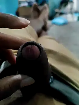 Snapshot of Arthu2r chatting on 01.11.25 Arthu2r online show from 01.11.25