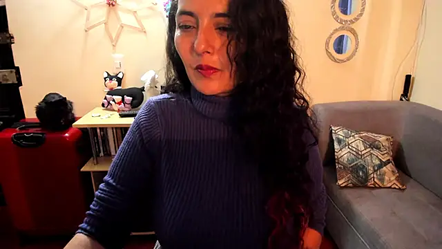 Snapshot of emma_luxy chatting on 01.13.25 emma luxy online show from 01.13.25