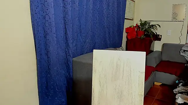 Snapshot of emma_luxy chatting on 09.30.25 emma luxy online show from 09.30.25