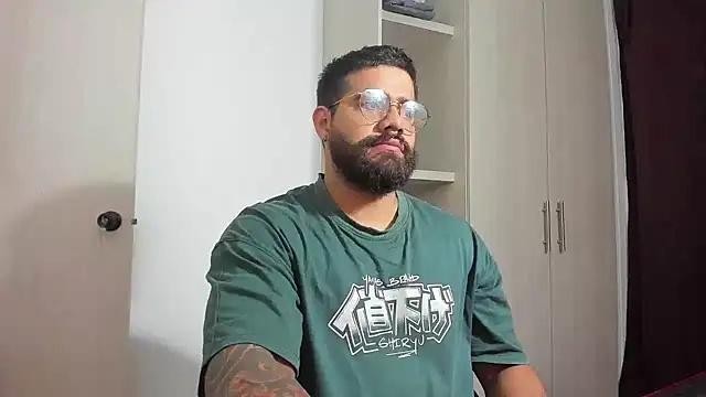 Snapshot of _Coddygold_ chatting on 03.09.26 Coddygold online show from 03.09.26