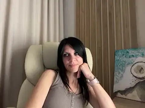 Snapshot of InjaAtHome chatting on 07.05.26 InjaAtHome online show from 07.05.26