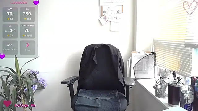 Snapshot of City_Kat chatting on 09.18.25 City Kat online show from 09.18.25